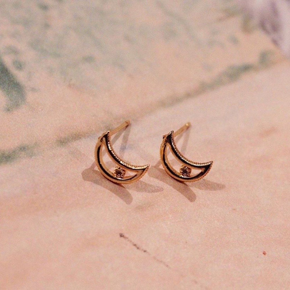 Moon Studs🌙